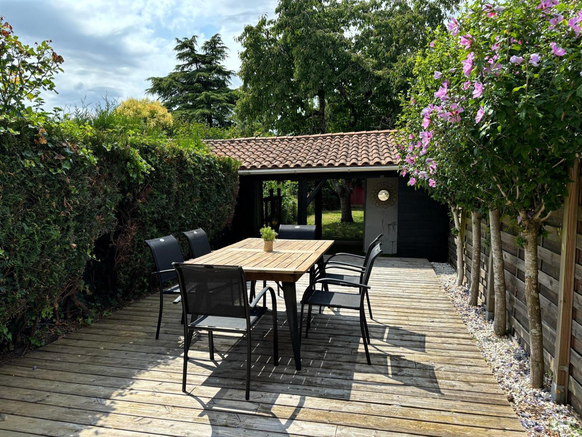 La Maison Du Parc, Charme Et Tranquillite Niort Exteriör bild