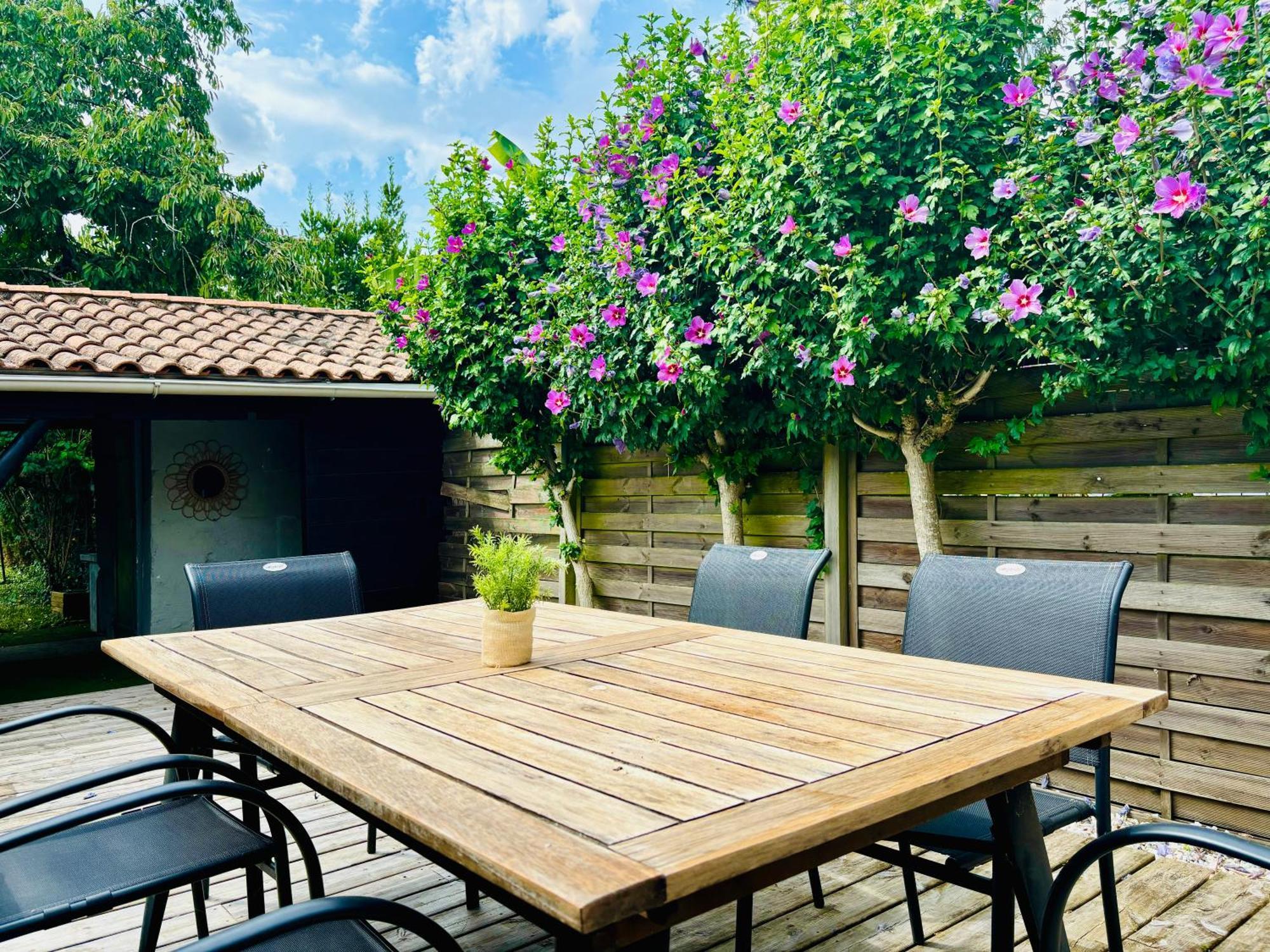La Maison Du Parc, Charme Et Tranquillite Niort Exteriör bild