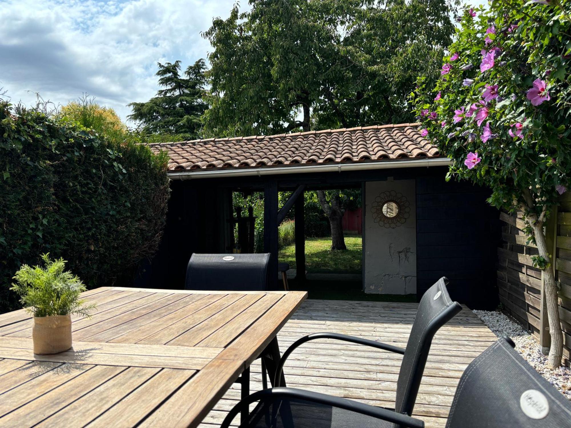 La Maison Du Parc, Charme Et Tranquillite Niort Exteriör bild
